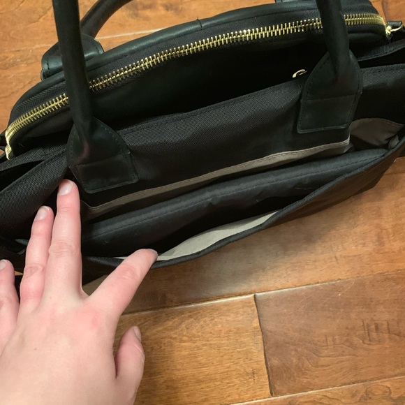 Skip Hop Chelsea Downtown Chic diaper bag - Picture 3 of 6